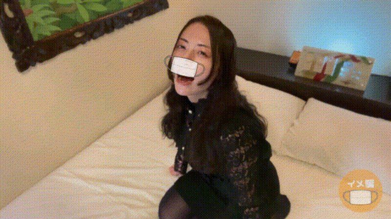 【期間限定 800PT!!】趁著拍攝美到不行的巨乳人妻，順便進行情色自拍並內射【超值組合包】
