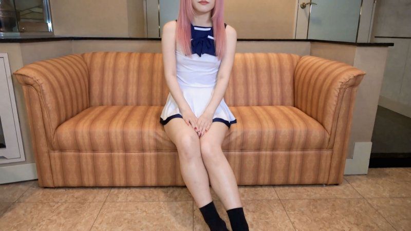 【無碼】果然還是可愛的亮眼髮色女性！水手服Cosplay太適合她了⤴每次都一樣，她以強烈的性慾流著口水幫口並吞精，接著立刻用激烈的手淫導致大量顏射，最後在小穴中出！ ※附贈高畫質特典